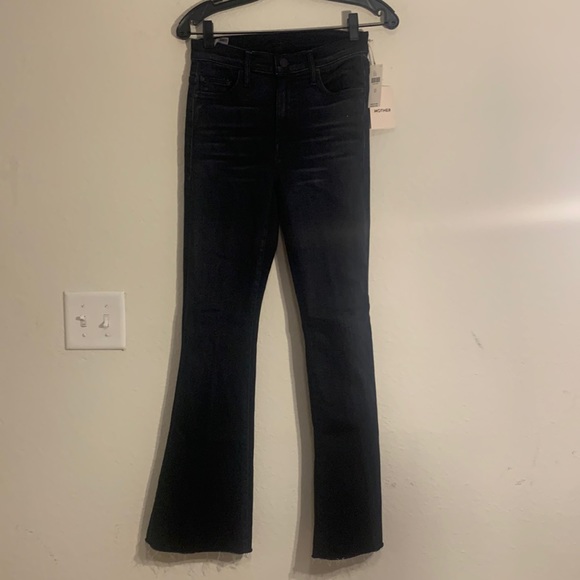 NWT MOTHER WEEKENDER FRAY JEANS - Picture 5 of 16